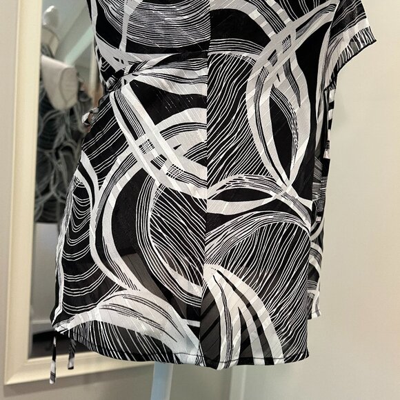 NWT Cache Black & White Geometric Sleeveless Ruffle Blouse, Size Small - Picture 6 of 15
